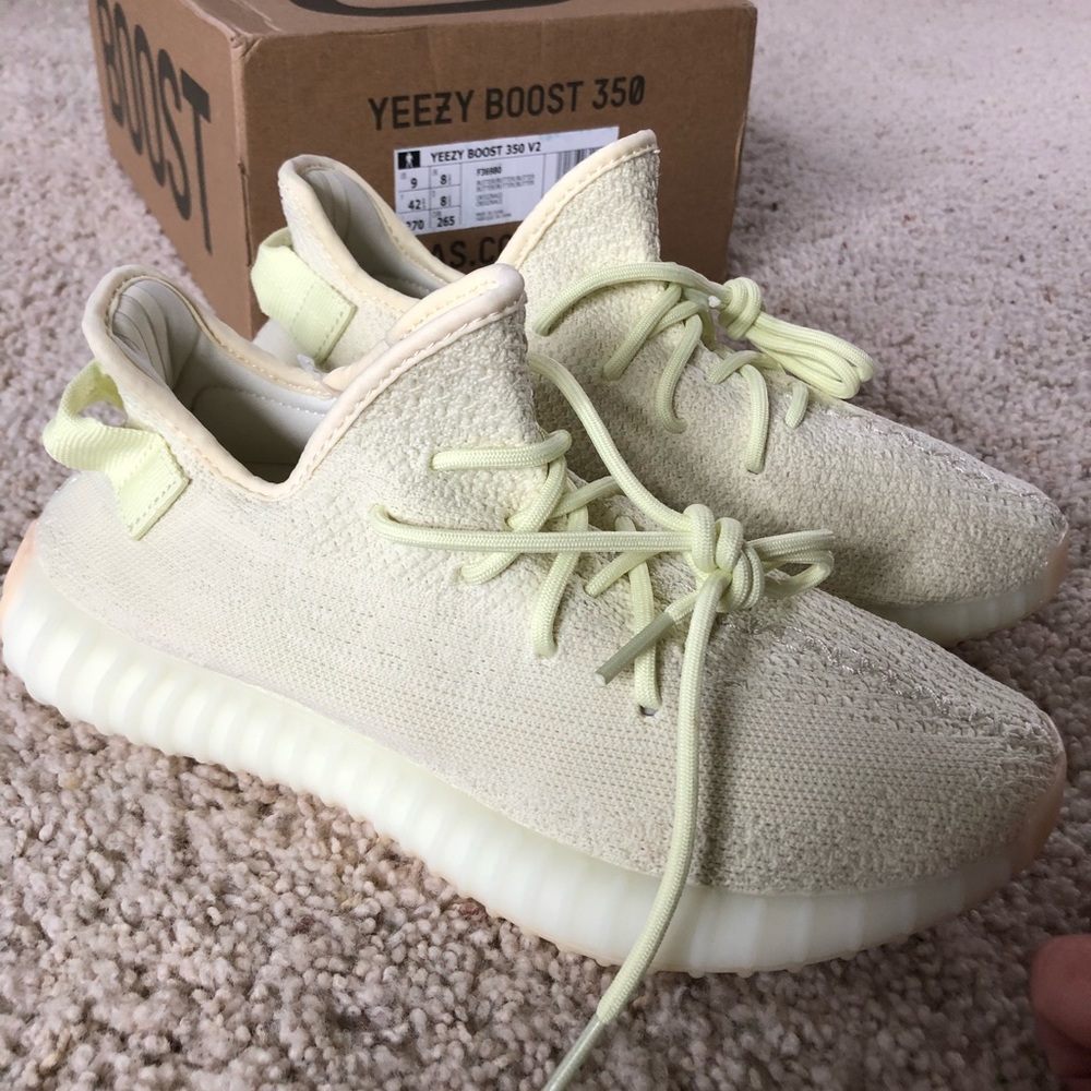 Yeezy 350 v2 Butter size 9